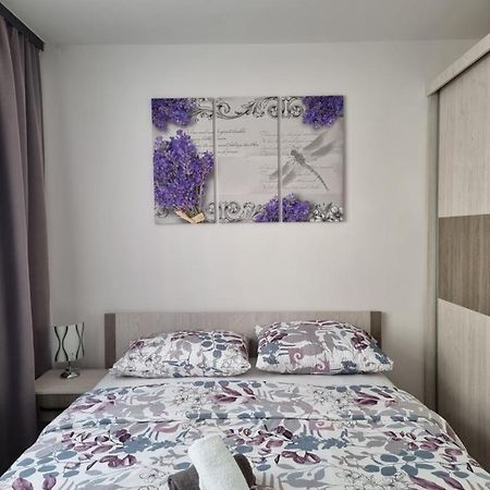 Lavanda Ливно Екстериор снимка